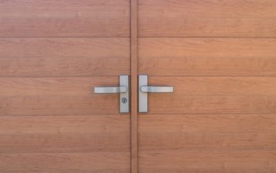 Advantages & Disadvantages of Plywood Doors